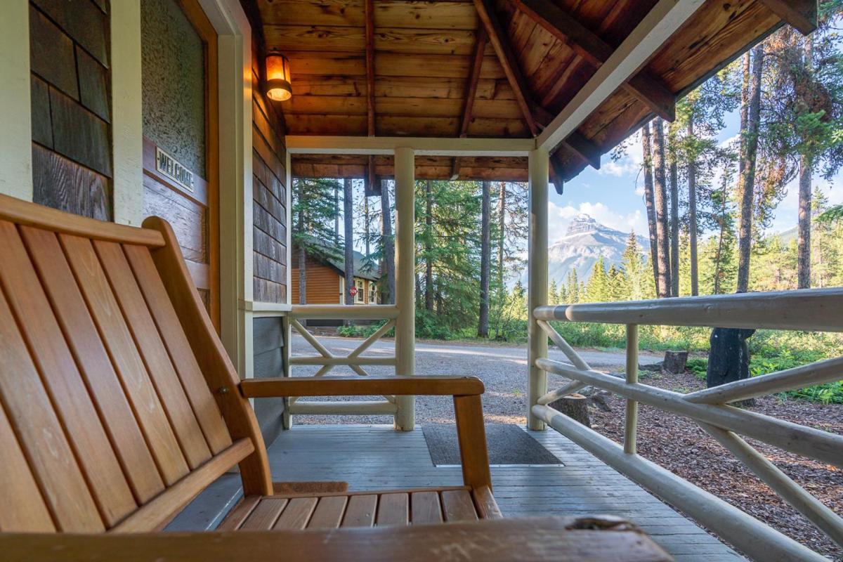 Johnston Canyon Lodge & Bungalows Касл-Джанкшн Екстер'єр фото