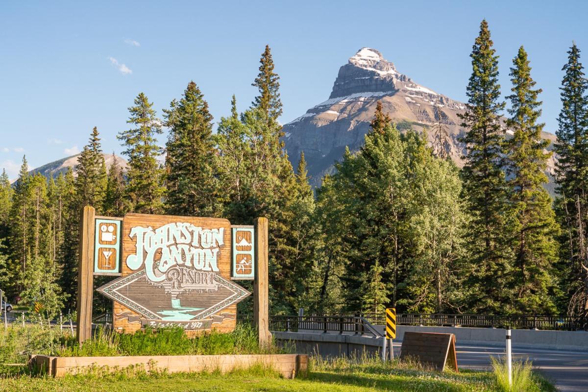 Johnston Canyon Lodge & Bungalows Касл-Джанкшн Екстер'єр фото