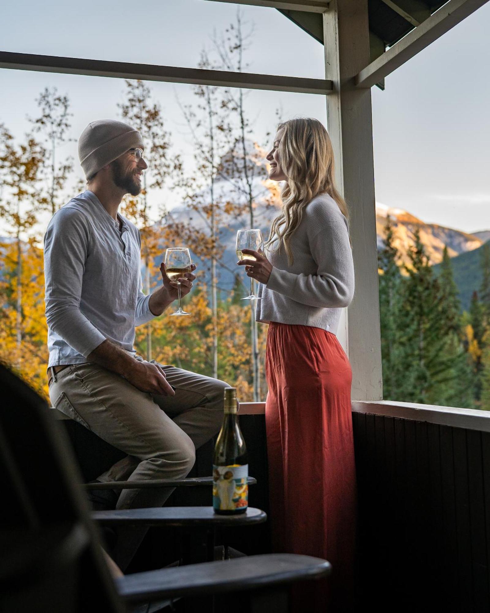 Johnston Canyon Lodge & Bungalows Касл-Джанкшн Екстер'єр фото