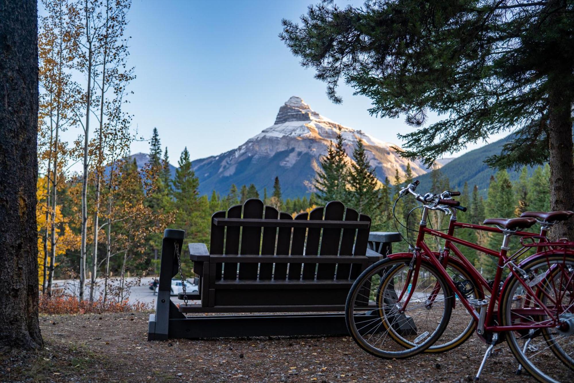 Johnston Canyon Lodge & Bungalows Касл-Джанкшн Екстер'єр фото